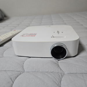 LG PF50KA 빔프로젝터 팝니다