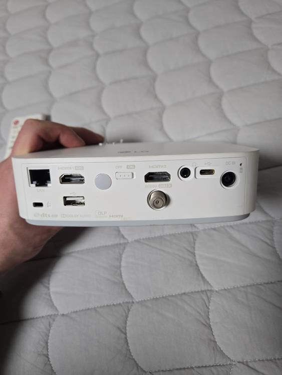 LG PF50KA 빔프로젝터 팝니다--1