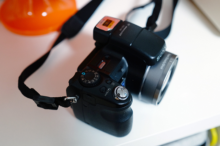 소니 하이엔드디카 사이버샷 DSC-H9 팝니다(신품호환베터리, 메모리스틱DUO 포함)--6