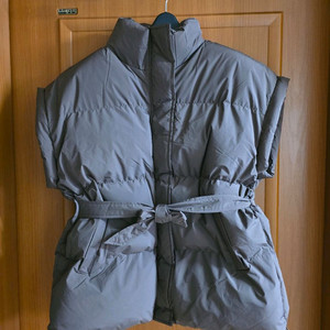 (새상품) 웰론 빵빵한 진브라운 패딩 조끼