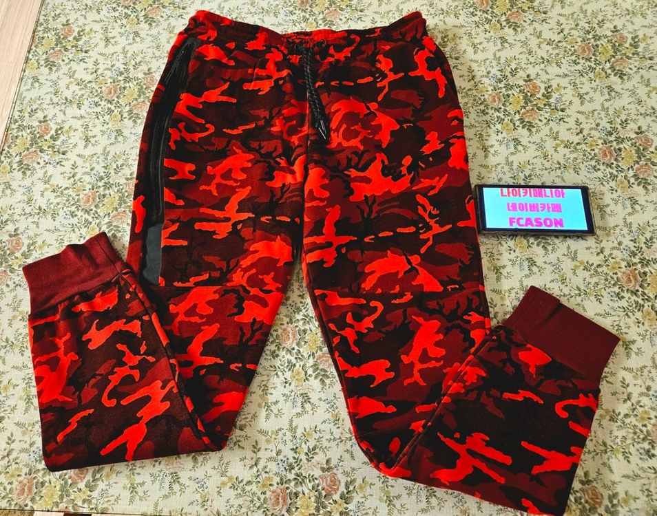 [M]나이키 테크팩 카모 테크플리스 팬츠 레드카모 초판 이미지