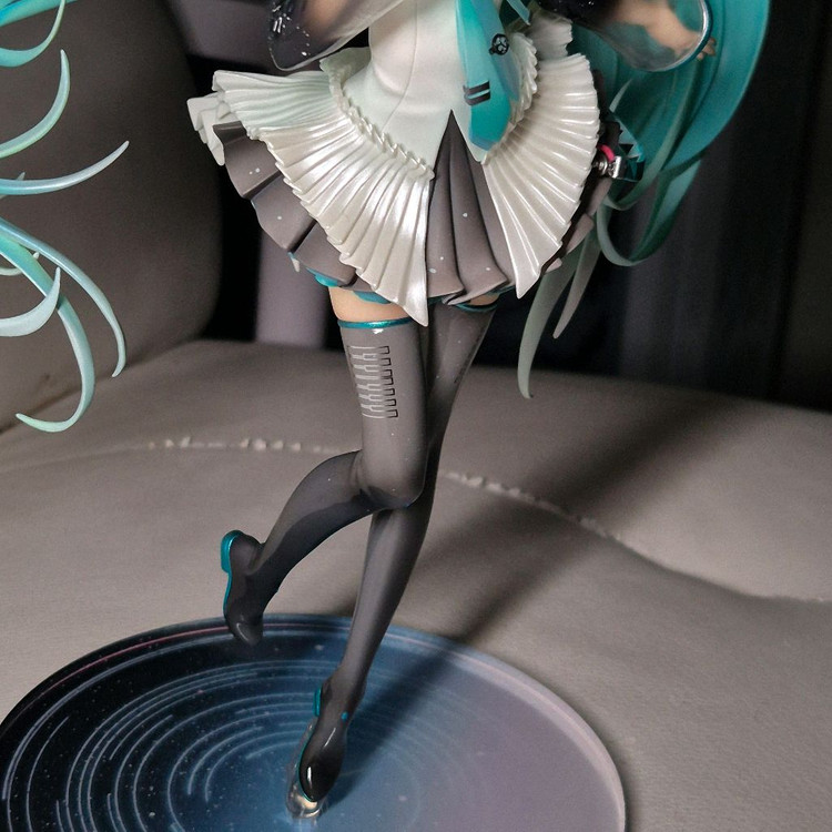 굿스마일 하츠네 미쿠 16주년 스케일 피규어--5