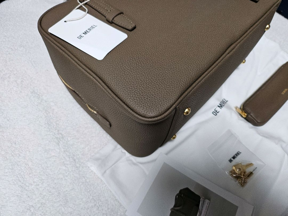 드메리엘 x 유리하다 보스턴백 에토프 이미지