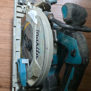 마끼다 원형톱(dhs680) + 밧데리 + 충전기