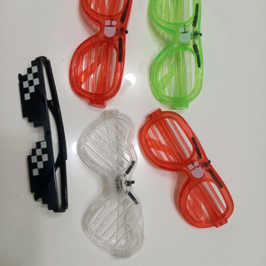 LED인싸 안경 4개&픽셀 안경1개 일괄5 택포. 만원에 판매