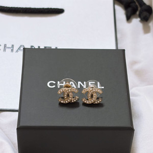 샤넬 귀걸이 샤넬 cc 귀걸이 A88429 금장