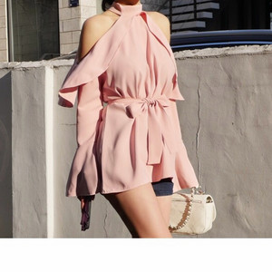 [새상품] 핑크 어깨트임블라우스