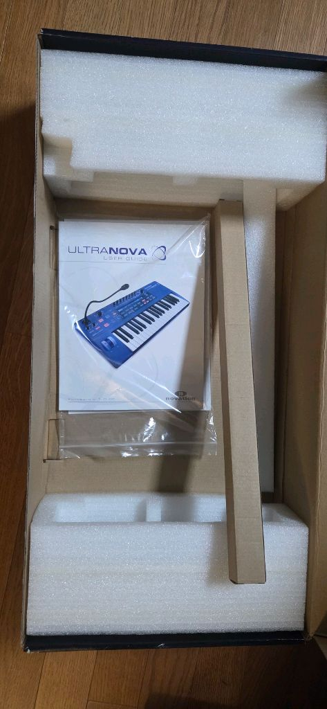 novation ultranova synthesizer 노베이션 울트라노바 신디사이저 팝니다 이미지