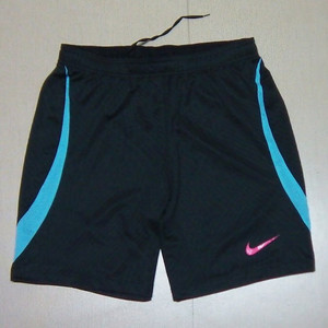 나이키 정품. 드라이핏 가벼운 기능성 슬림핏 니트 반바지