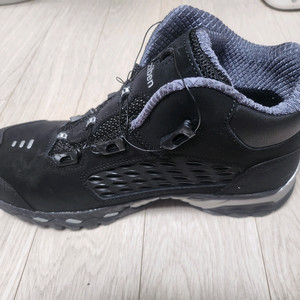 지벤 ZB-215A 안전화 265mm팝니다 (천연가죽, 통풍, 다이얼)