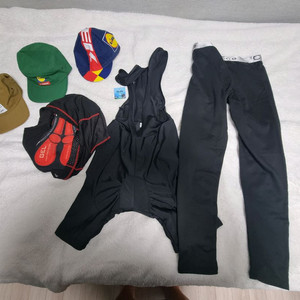 전부 다 새상품 입니다) 10만원에 전부 다 드립니다. 빕숏,조각모,캠프캡,속패드,겨울 기모 이너