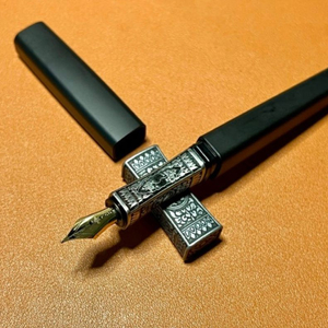 김어준 베개 만년필 18K 금촉 미개봉