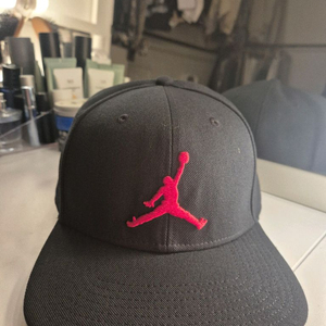새것 조던 점프맨 스냅백 블랙 AR2118-010 프리사이즈 이미지
