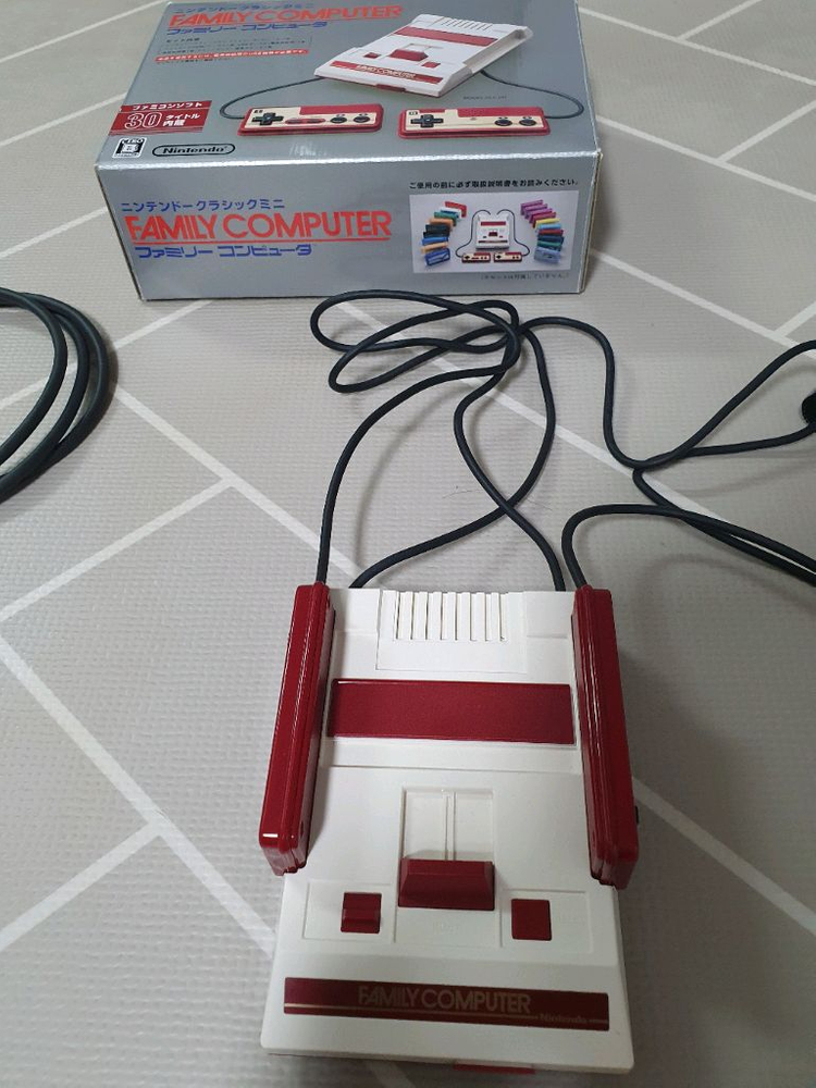 [인하,정품]닌텐도 패미컴 클래식 미니 패밀리 컴퓨터 (게임기)--4