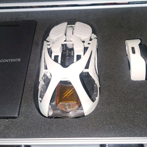 앵그리미아오 AM infinity 화이트색상 마우 스 판매합니다