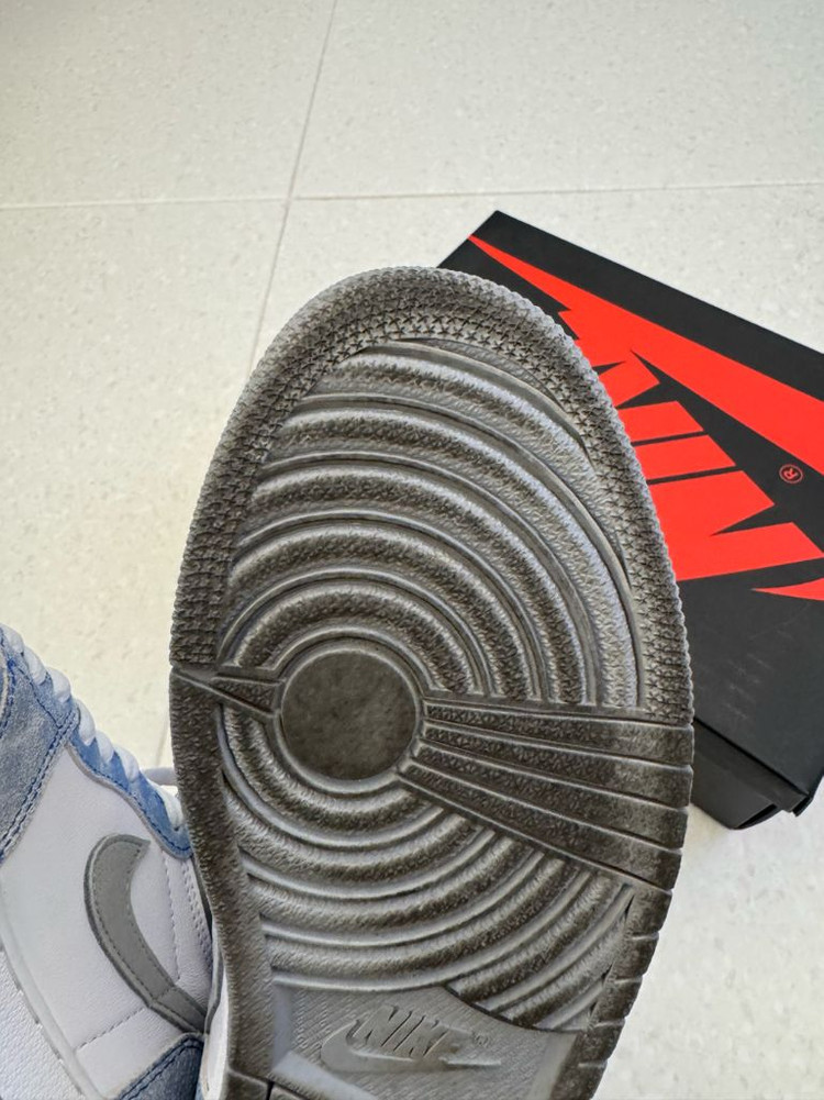 나이키 에어 조던 1 하이 OG 하이퍼 로얄 275--9