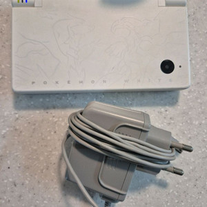 닌텐도dsi 화이트 레시라무에디션 팝니다