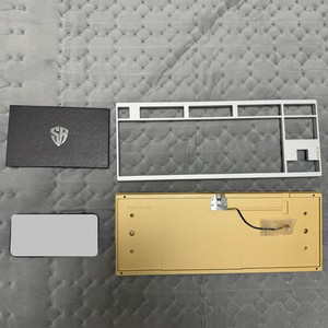 Brick 브릭 TKL 황동하판, 상판2개 커스텀 키보드 팝니다.