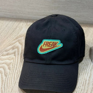 NIKE 야니스 FREAK 볼캡
