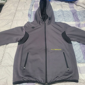 데상트 후드집업