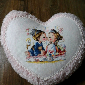 하트십자수쿠션 이미지