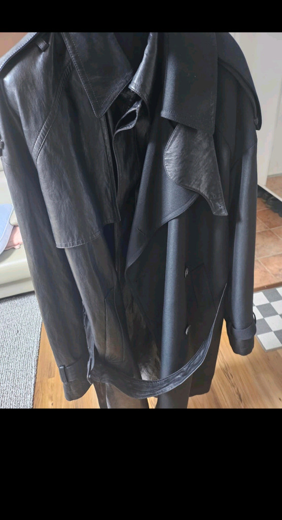 준지 20fw 컬렉션 아수라 레더 트렌치 코트--3