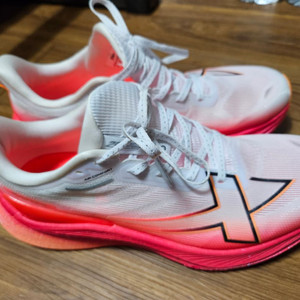 xtep 2000km 3.0 러닝화 중국기준265사이즈(KR270,US9) 팝니다. 이미지