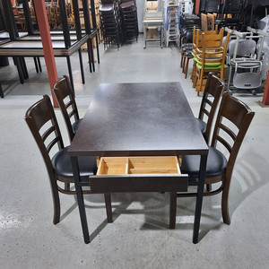 142번 수저통 식당테이블 업소용식탁 음식점 영업용 매장 중고식탁세트 식당의자 판매