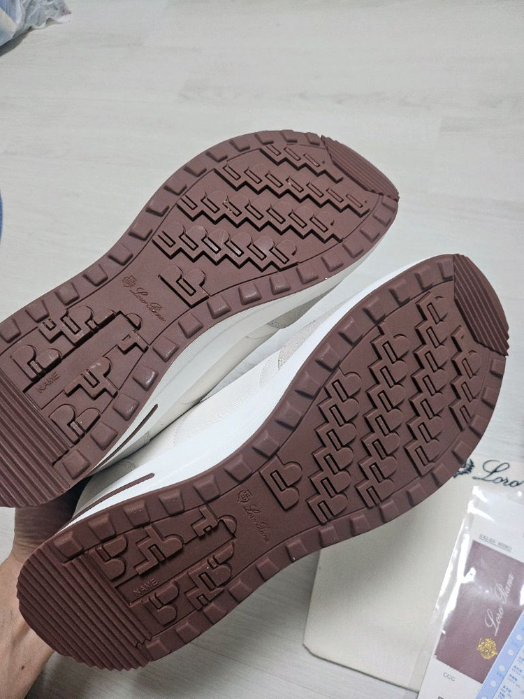 로로피아나 스니커즈 43--4