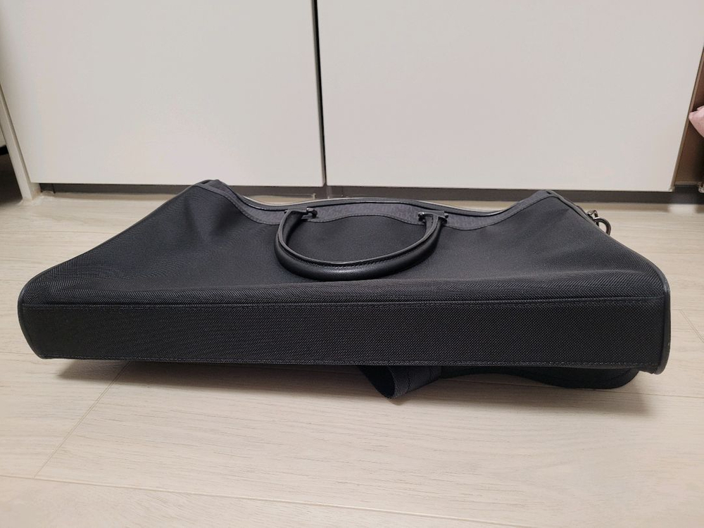 닥스 가죽 서류 가방 싸게 팔아요--2