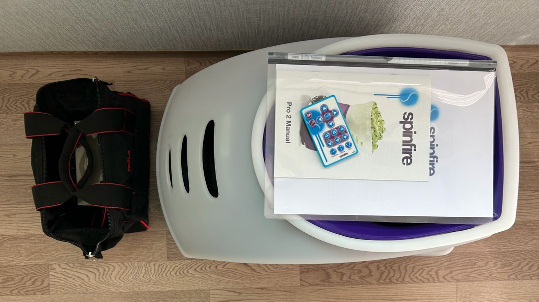 스핀파이어 프로2 V2 테니스 볼머신기--5