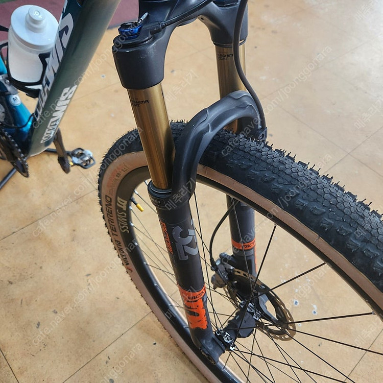 위아위스 풀xtr 풀카본 mtb 이미지