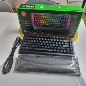 레이저 블랙위도우 V4 75% 게이밍 키보드