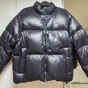 엄브로 블랙패딩