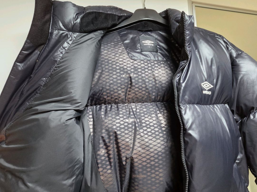 엄브로 블랙패딩--1