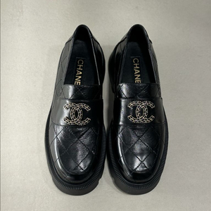 CC로고 카프스킨 블랙 로퍼 새상품