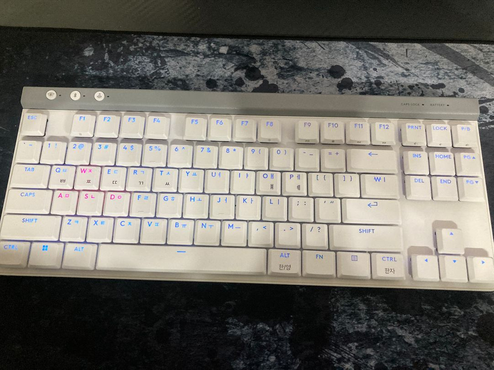 로지텍 G515 LIGHTSPEED TKL 적축--1