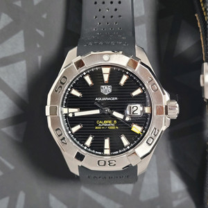 태그호이어 아쿠아레이서300 칼리버5 오토매틱 43mm