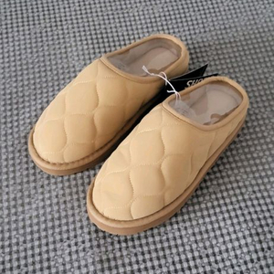 새상품)슈라모드 슬리퍼 (~230)