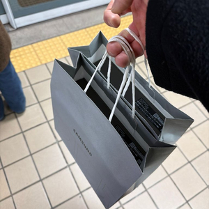 갤럭시 트라이폴드 미개봉 서울 직거래