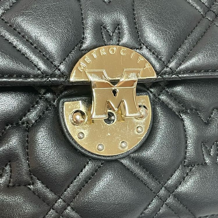 메트로시티 퀄팅 숄더 크로스백 가방 정리 처분 벼룩 매트로시티 체인--2