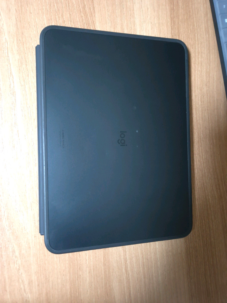 로지텍 콤보터치 키보드 아이패드 프로 M4 M5 11인치--6