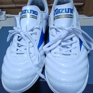 미즈노 축구화(260mm)