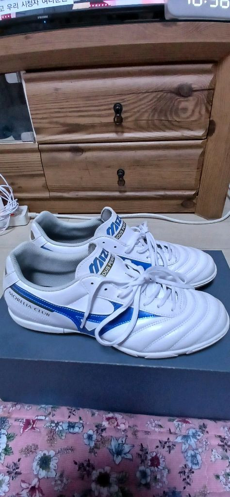 미즈노 축구화(260mm)--1