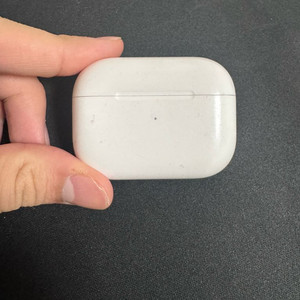 에어팟 프로 2세대 본체 8핀 이미지