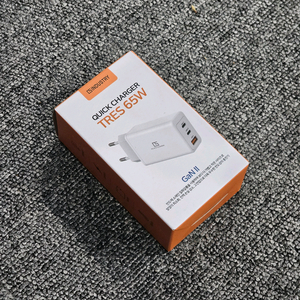 작고 가벼운 65W 초고속 충전기 노트북충전가능