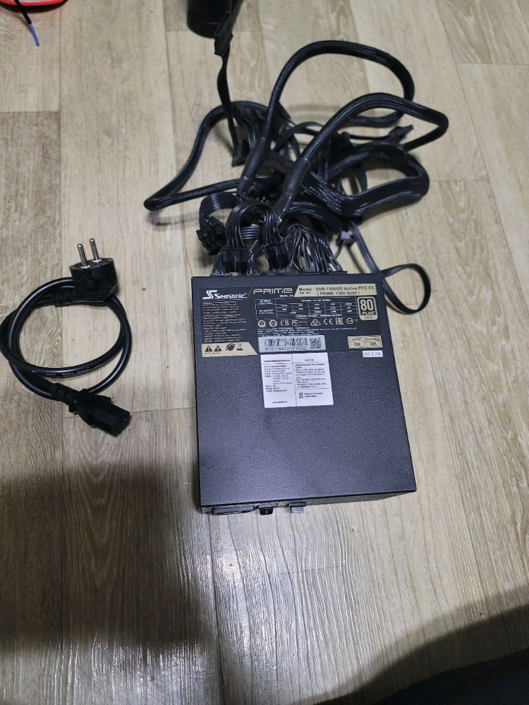 80PLUS 골드 파워서플라이 1300W--1