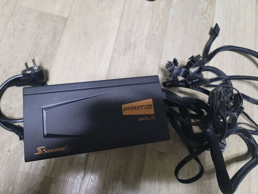 80PLUS 골드 파워서플라이 1300W--2
