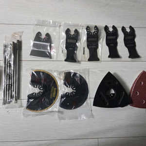 디월트 멀티커터 날 멀티컷터 매거진 스크류 비트 월커터날 망치 장갑 클램프 월커터