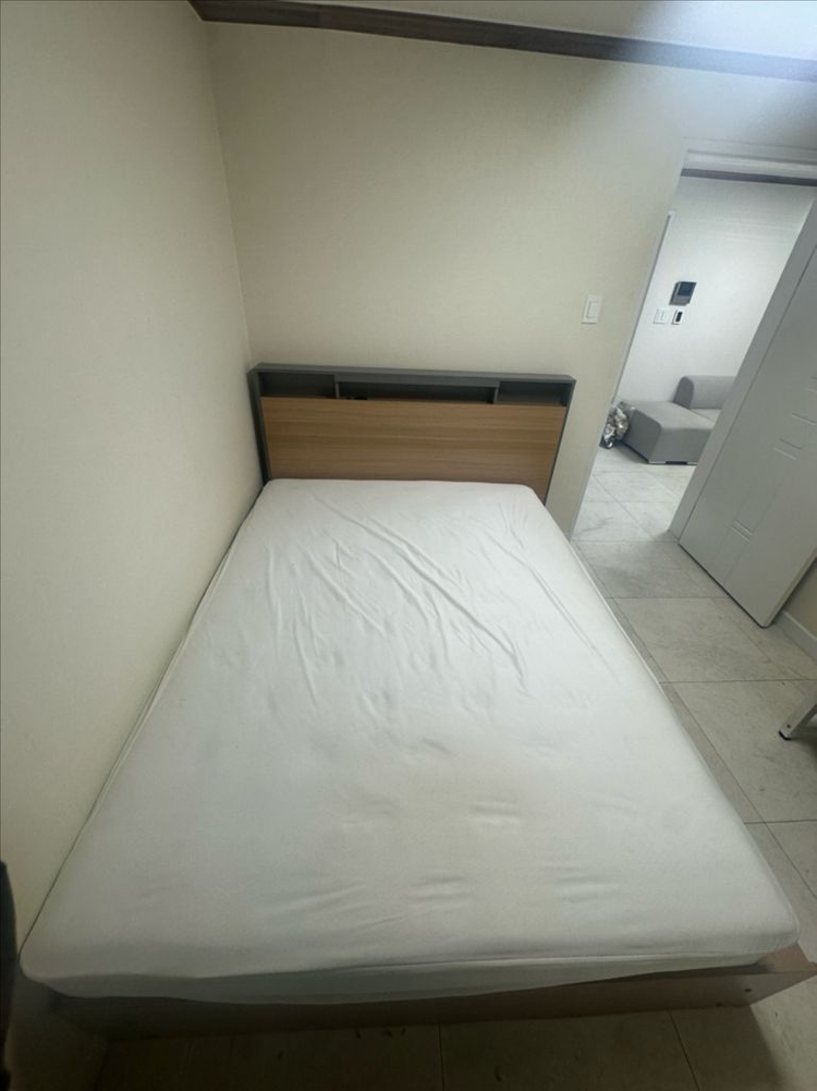 지누스 그린티 에어 하이브리드 스프링 매트리스 퀸사이즈 이미지